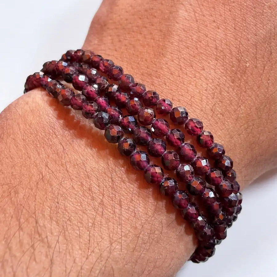 Pulsera granate 4mm facetada – Pasión y vitalidad