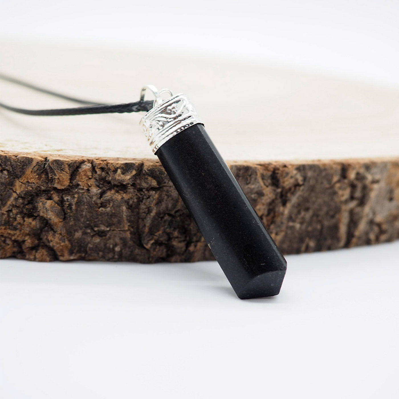 Colgante turmalina negra prisma – Protección y anclaje
