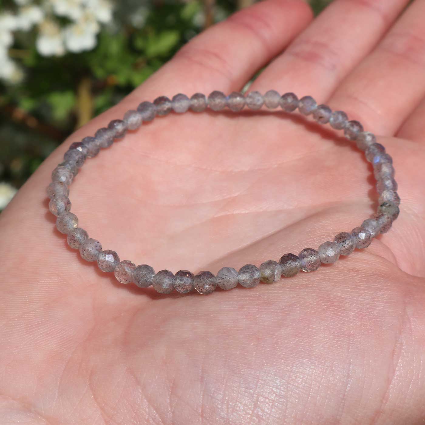 Pulsera labradorita 4mm facetada – Magia y protección
