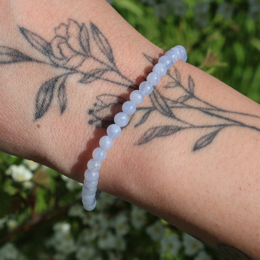 Pulsera calcedonia 4mm – Calma y equilibrio