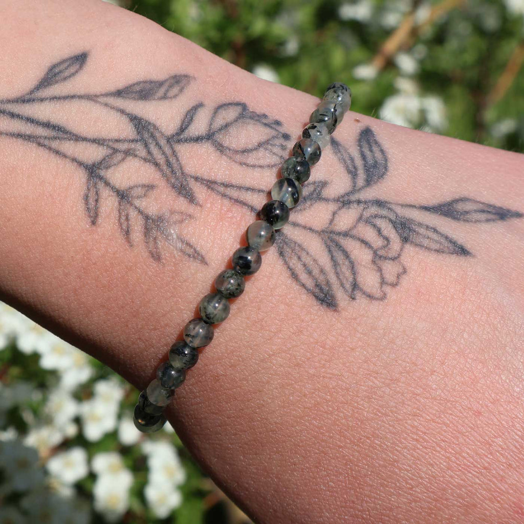 Pulsera prehnita 4mm – Calma y sanación