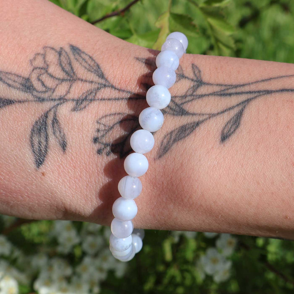 Pulsera calcedonia 6mm – Calma y equilibrio